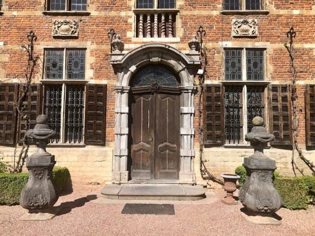 Cadre style flamand : sobriété et caractère nordique Cadre style flamand : sobriété et caractère nordique